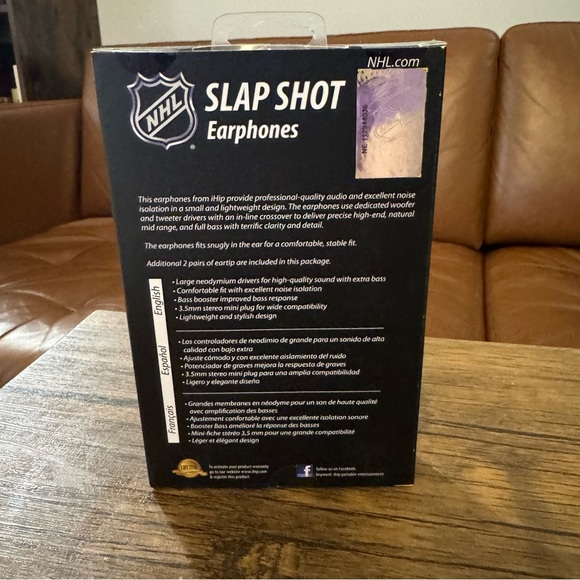 Canucks earphones - Picture 4 of 5